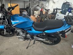 TAM BİR KLASİK  Kawasaki ER 5 
