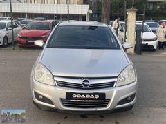 Astra Sedan 1.6 Essentia