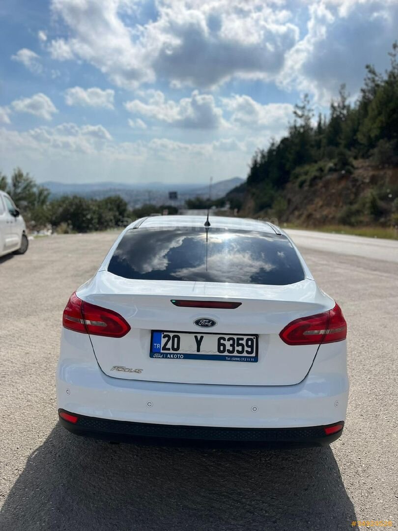 Sahibinden Ford Focus 1.6 TDCi Titanium 2015 Model Diyarbakır 203.000 km Beyaz 5