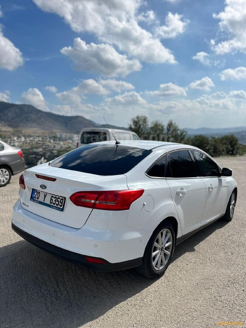 Sahibinden Ford Focus 1.6 TDCi Titanium 2015 Model Diyarbakır 203.000 km Beyaz 6