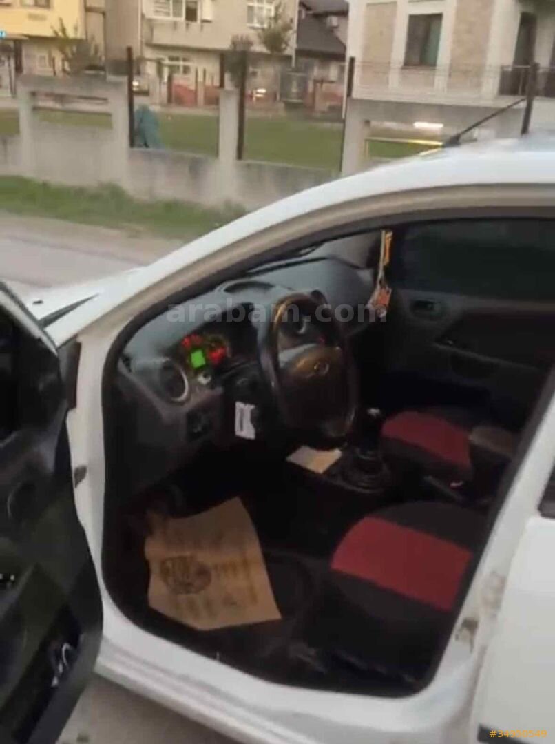 Sahibinden Ford Fiesta 1.4 TDCi Comfort 2008 Model Sakarya 247.777 km Beyaz 3