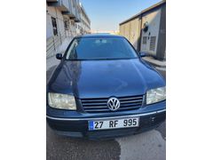 Sahibinden Volkswagen Bora 1.6   2004 Model  273.000 km Mavi bütün ağır bakımları yapılmıştır herhangi bir sıkıntısı yoktur alıcısına şimdiden hayırlı