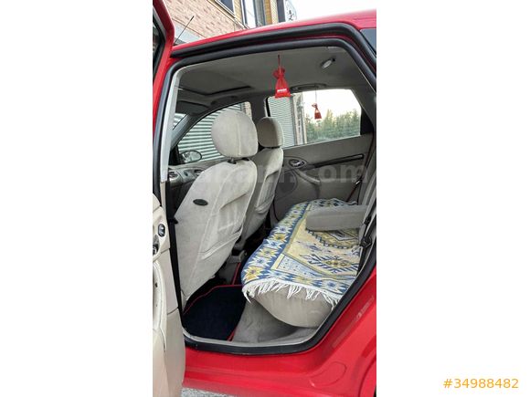 Sahibinden Ford Focus 1.6 Ghia 2002 Model 
