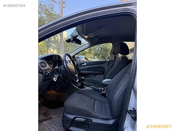 S&M AUTO'DAN 2010 MODEL MANUEL FORD FOCUS