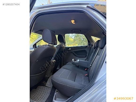S&M AUTO'DAN 2010 MODEL MANUEL FORD FOCUS