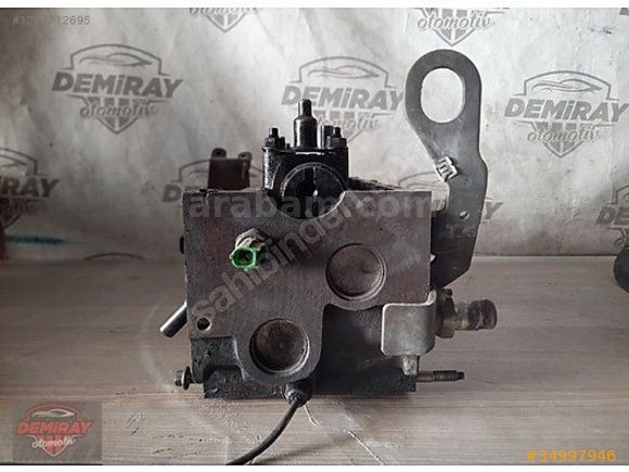 FORD CONNECT 1.8 EKSANTİRİK MİLİ VE SİLİNDİR (MOTOR) KAPAĞI