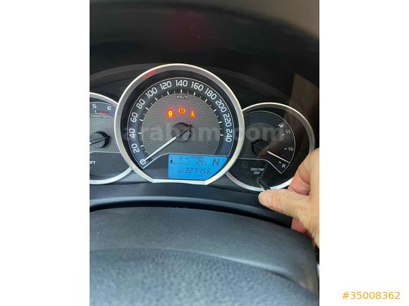 İLK SAHİBİNDEN Toyota Auris 1.4 D-4D Active Skypack 2015 cam tavan oto. Full  