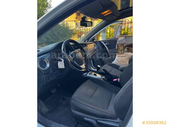İLK SAHİBİNDEN Toyota Auris 1.4 D-4D Active Skypack 2015 cam tavan oto. Full  