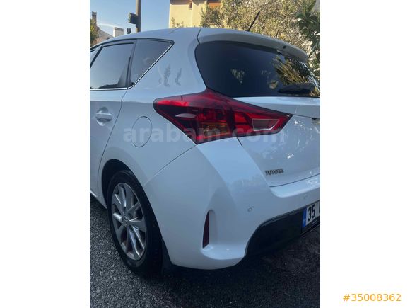 İLK SAHİBİNDEN Toyota Auris 1.4 D-4D Active Skypack 2015 cam tavan oto. Full  