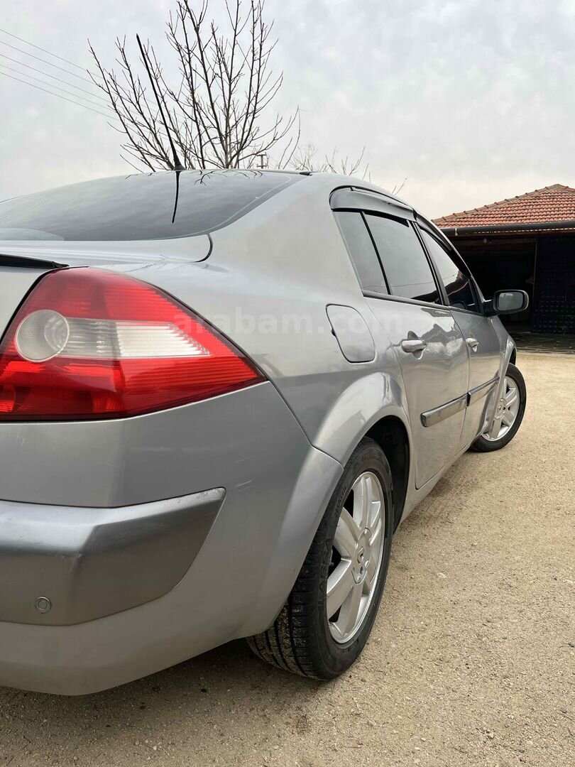Sahibinden Renault Megane 1.6 Dynamique 2006 Model Kırıkkale 153.000 km Kahverengi 5