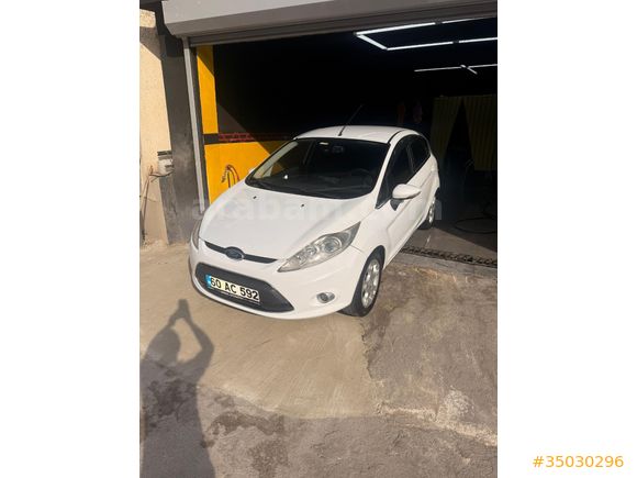 Sahibinden Ford Fiesta 1.4 Titanium 2012 Model Adana