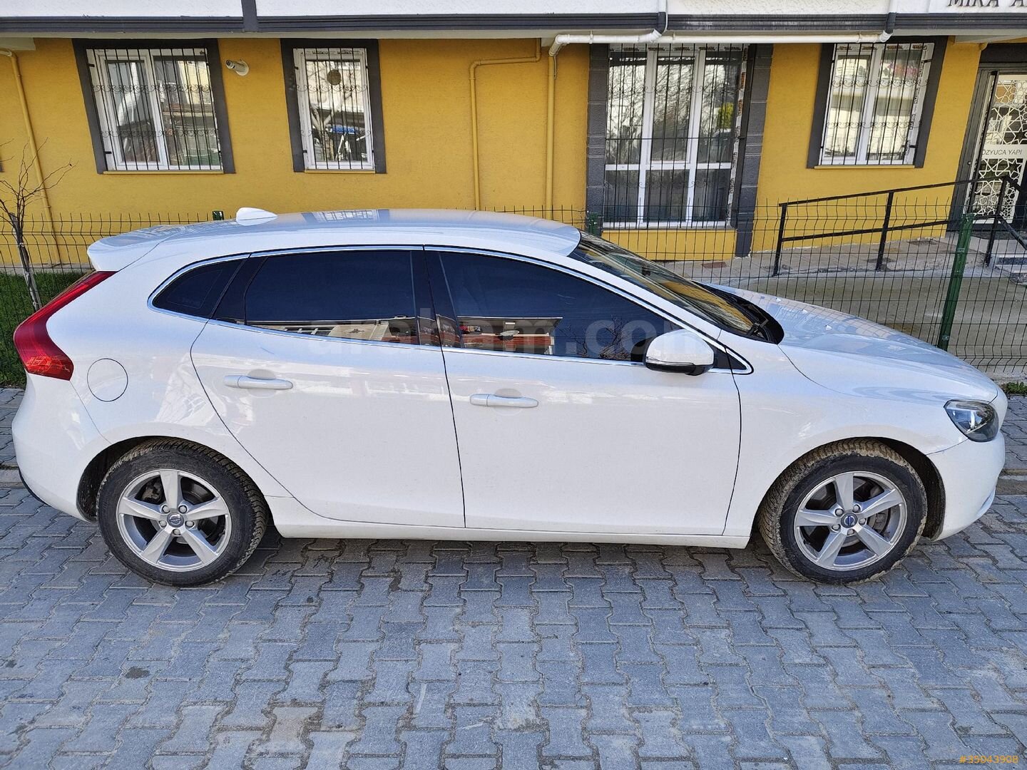 Sahibinden Volvo V40 1.5 Advance 2016 Model Tekirdağ 69.000 km Beyaz 1