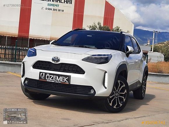 ÖZEMEK AUTO-BOYA HATA YOK-DAHA 22 BİNDE-CAM TAVAN-KAMERA-HYBRİD