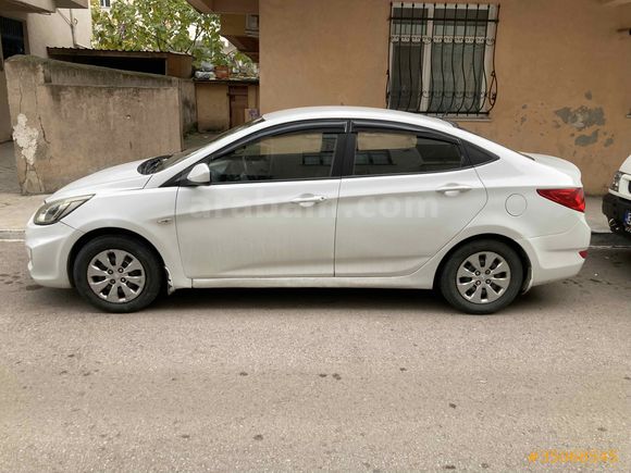 İki yıl takside çalıştı 2019 beri araç bendedir.  Accent Blue 1.6 CRDI Biz 2015 Model  680.000 km Beyaz