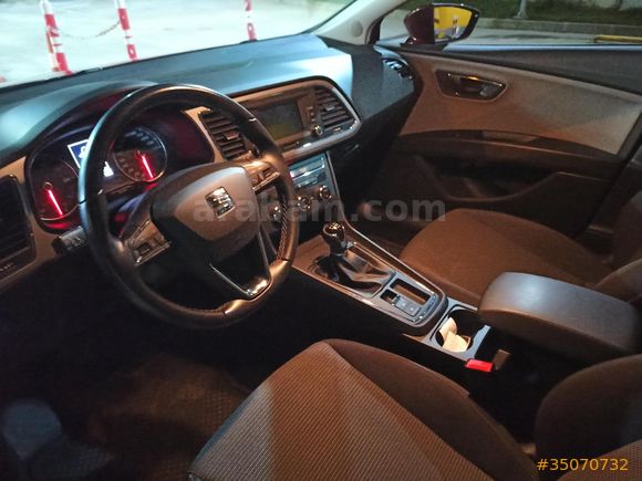SEAT LEON TEK PARÇA BOYA DESİRE KIRMIZISI ÇOK TEMİZ