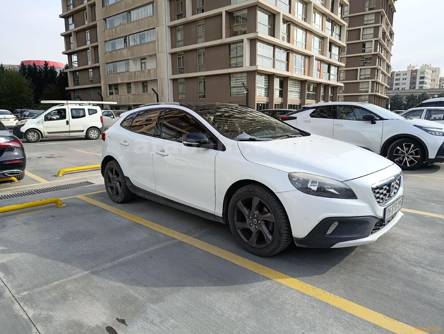 Sahibinden Volvo V40 Cross Country 1.6 D Advance 2013 Model Ankara 248.700 km Beyaz 2