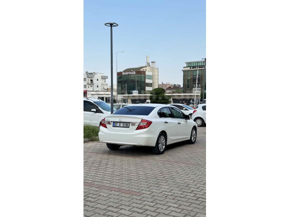 Sahibinden Honda Civic 1.6 i-VTEC ECO Elegance 2013 Model 