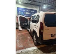 BU KM DE SIFIR AYARINDA
CAM TAVANLI