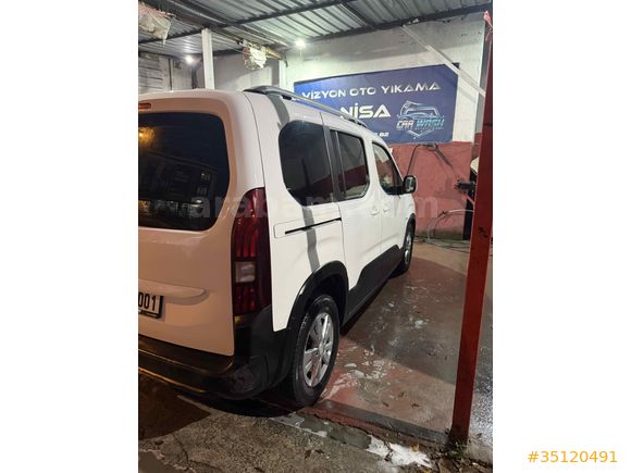 BU KM DE SIFIR AYARINDA
CAM TAVANLI