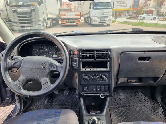 Memurdan Volkswagen Polo 1.6 Classic 1999 Model