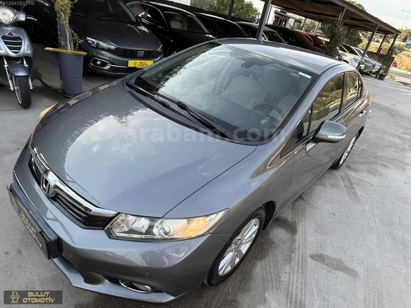 BULUT OTOMOTİV DEN 2013 HONDA CİVİC 171000 KM OTOMATİK LPG