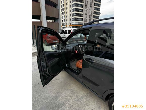 Sahibinden Ford Tourneo Courier 1.5 TDCi Titanium Plus 2022 Model Ankara 61.000 km füme (füme)
