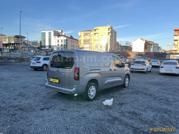 SUR OTO-2 2022 OPEL COMBO 1.5 ELEGANCE XL