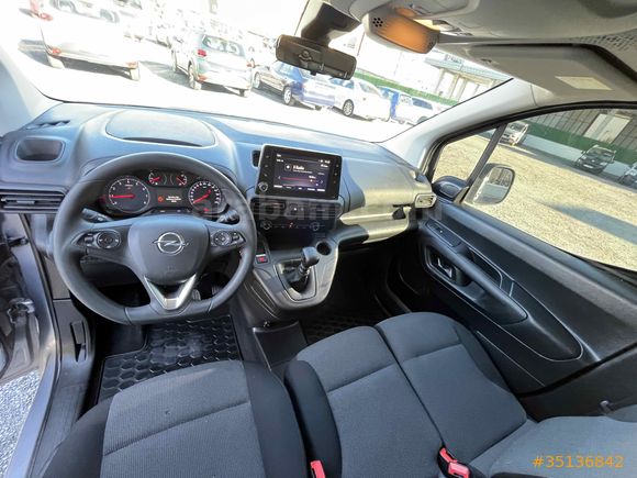 SUR OTO-2 2022 OPEL COMBO 1.5 ELEGANCE XL