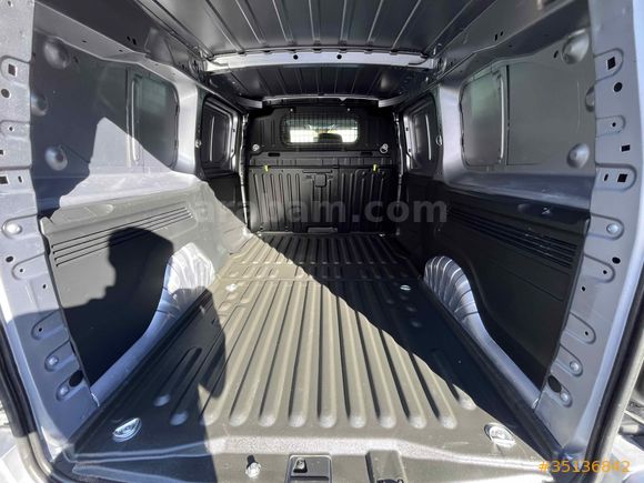 SUR OTO-2 2022 OPEL COMBO 1.5 ELEGANCE XL