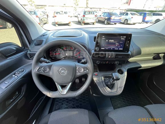 SUR OTO-2 2022 OPEL COMBO 1.5 ELEGANCE XL