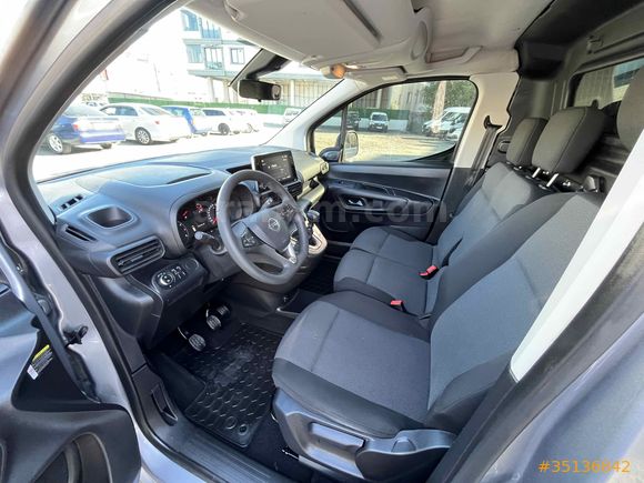 SUR OTO-2 2022 OPEL COMBO 1.5 ELEGANCE XL