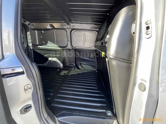 SUR OTO-2 2022 OPEL COMBO 1.5 ELEGANCE XL
