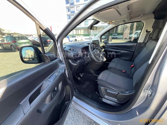 SUR OTO-2 2022 OPEL COMBO 1.5 ELEGANCE XL