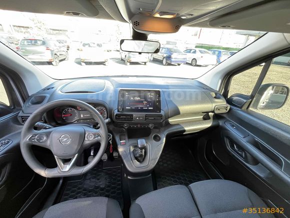 SUR OTO-2 2022 OPEL COMBO 1.5 ELEGANCE XL