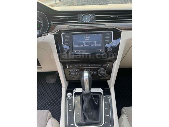 passat b8 dolu paket
TAKAS OLUR