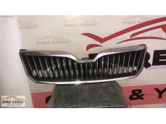 3T0853668 Skoda Süperb Ön Panjur Full Krom (09-13) (Çıkma)