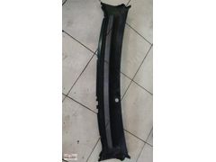 4M51-A02216-A Ford Focus Ön Cam Izgarası (Çıkma)