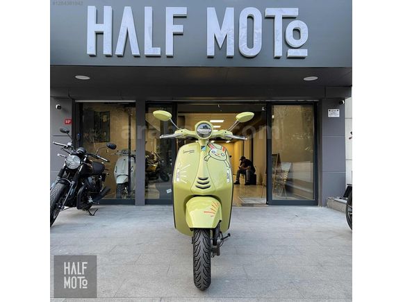 HALF MOTO BEŞİKTAŞ 2023 VESPA 946 "BUNNY" 10th Year %20 KDV