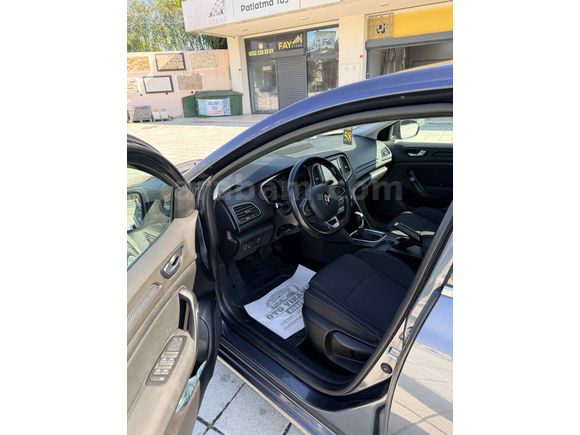 HATASIZ KUSURUZ TESLA EKRANLI MEGANE 4