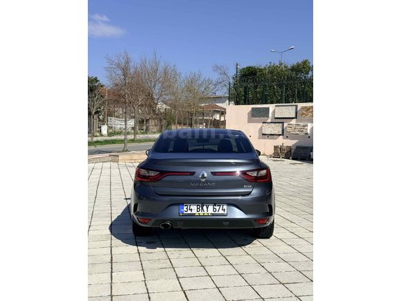 HATASIZ KUSURUZ TESLA EKRANLI MEGANE 4