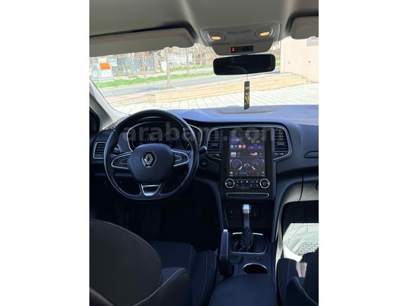 HATASIZ KUSURUZ TESLA EKRANLI MEGANE 4
