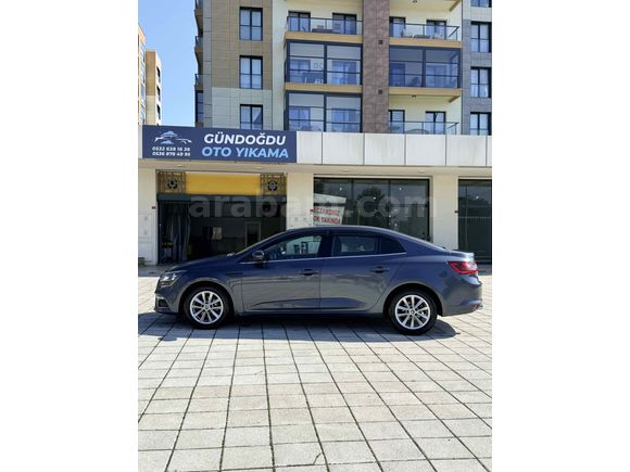 HATASIZ KUSURUZ TESLA EKRANLI MEGANE 4