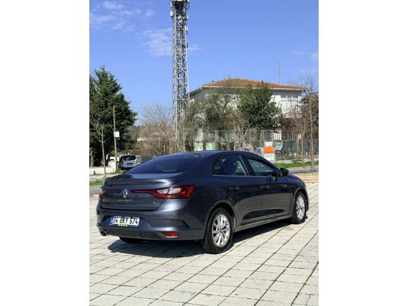 HATASIZ KUSURUZ TESLA EKRANLI MEGANE 4