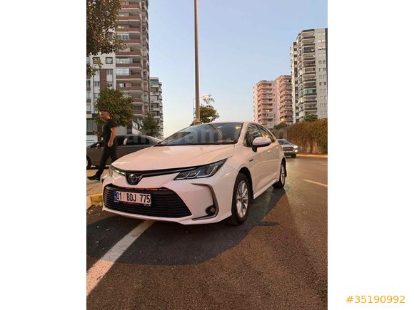 Sahibinden Toyota Corolla 1.8 Hybrid Dream 2020 Aralık çıkışlı Adana