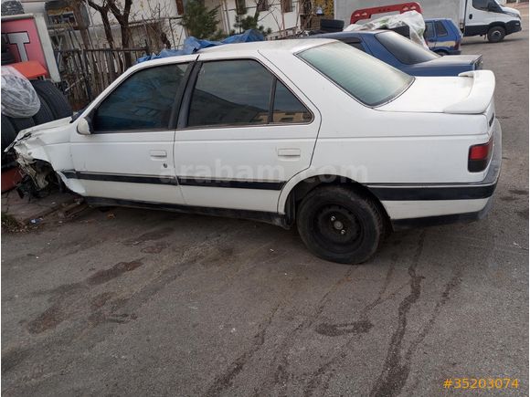 Galeriden Peugeot 405 Ankara tüm yedek parçaları  satılır