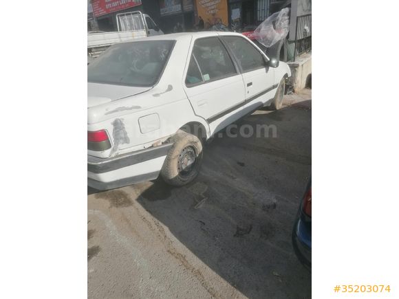 Galeriden Peugeot 405 Ankara tüm yedek parçaları  satılır