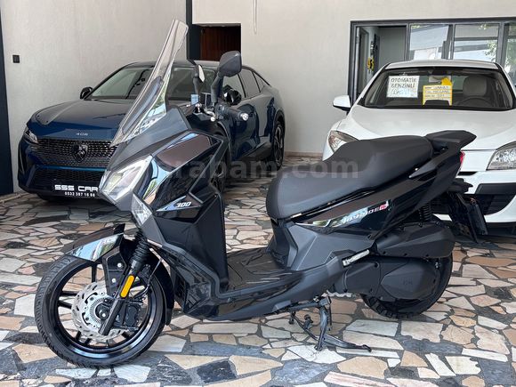 SSS CARS TAN SERVİS BAKIMLI SADECE 6400 KM DE  SYM JOYRİDE16 300 TCS