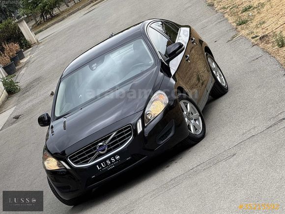 LUSSO GARAJ'dan VOLVO S60 2.0T PREMİUM POWERSHİFT