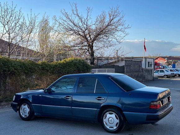  Mercedes - Benz E 200 1993 Model Değişensiz KİLİMALI  