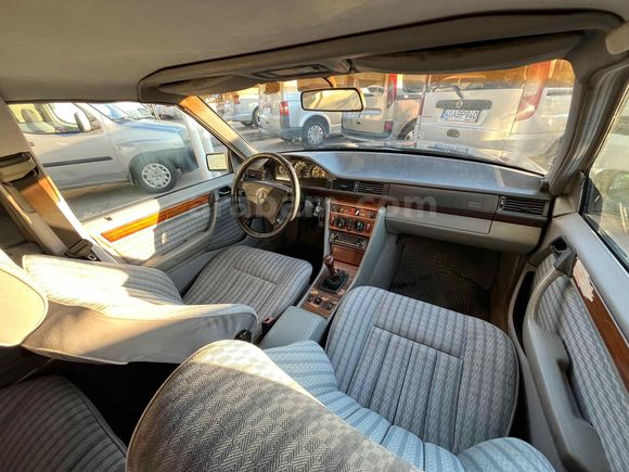 Mercedes - Benz E 200 1993 Model Değişensiz KİLİMALI  
